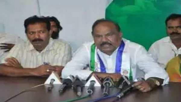 నోరు జారారు.. నోరు జారారు..