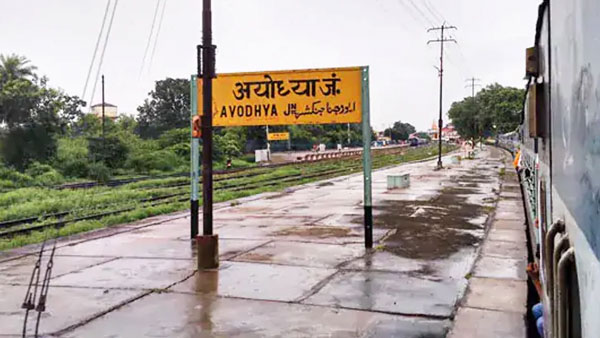 తీర్పు చిచ్చుపెట్టేలా ఉందన్న డాన్ పత్రిక తీర్పు చిచ్చుపెట్టేలా ఉందన్న డాన్ పత్రిక