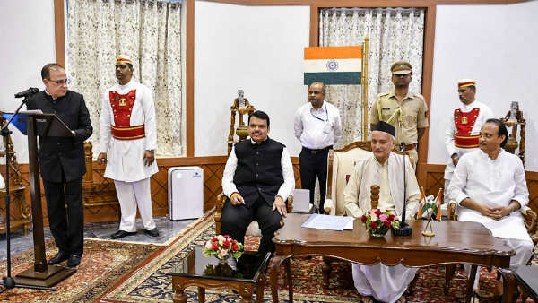 మహా ట్విస్ట్..