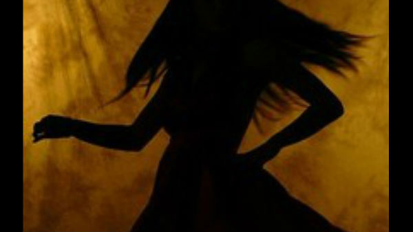 చిన్నారి ప్రాణం తీసి ఉప్పుటేరులో పడేసి .. సైలెంట్ గా వచ్చిన శాంతి కుమారి చిన్నారి ప్రాణం తీసి ఉప్పుటేరులో పడేసి .. సైలెంట్ గా వచ్చిన శాంతి కుమారి