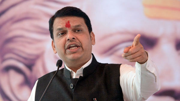 మూడో స్థానంలో ఫడ్నవీస్