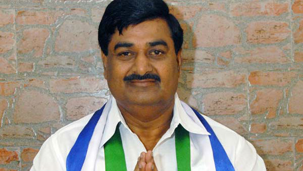 టీడీపీ జాబితాలో మంత్రి పేరు..