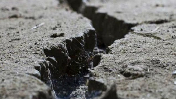 Delhi and surrounding areas experienced tremors due to an earthquake Delhi and surrounding areas experienced tremors due to an earthquake