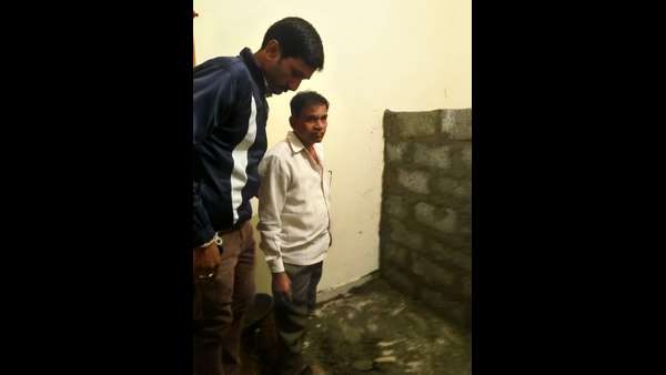 రాత్రి రహస్యంగా రూం!