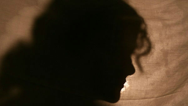 నీరసంగా ఇంటికి వెళ్లి !