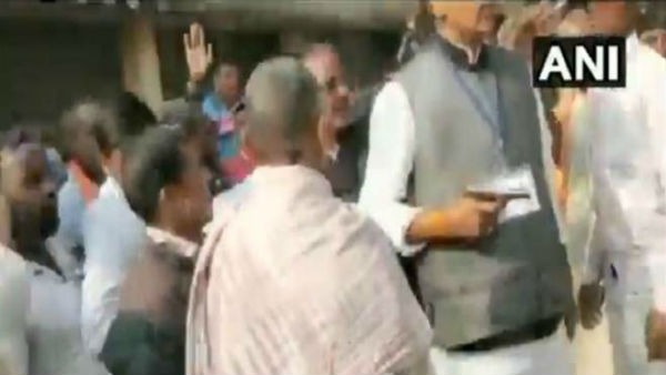 గొడవకు కారణమిదీ..