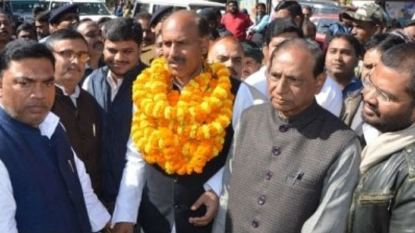 వెంట్రుకవాసిలో