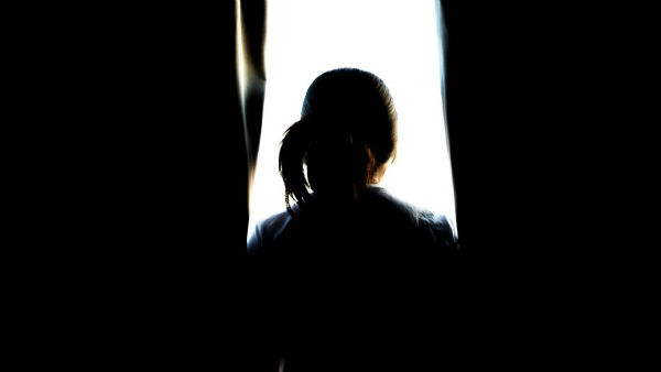 అవి పంపిస్తేనే పెళ్లి చేసుకుంటాని బెదిరింపు 