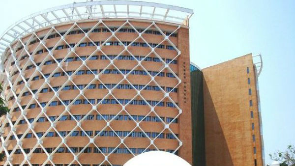 దేశానికి రెండో రాజధానిగా హైదరాబాద్.. పావులు కదుపుతున్న కేంద్రం.. 