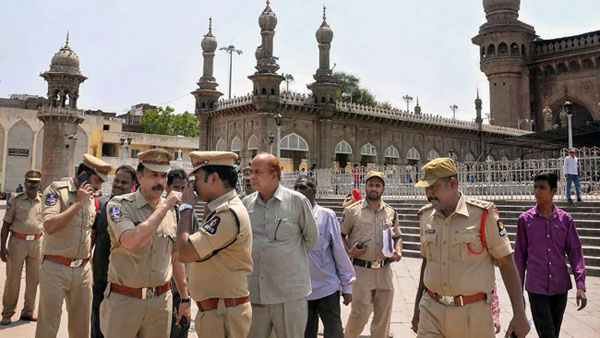 రంగంలోకి 54 వేల మంది సిబ్బంది