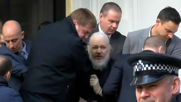 అసాంజే ఆరోగ్యంపై వైద్యులు బహిరంగ లేఖ