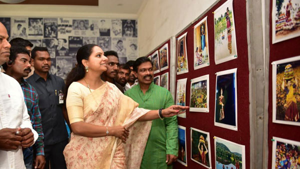 బతుకమ్మ థీమ్