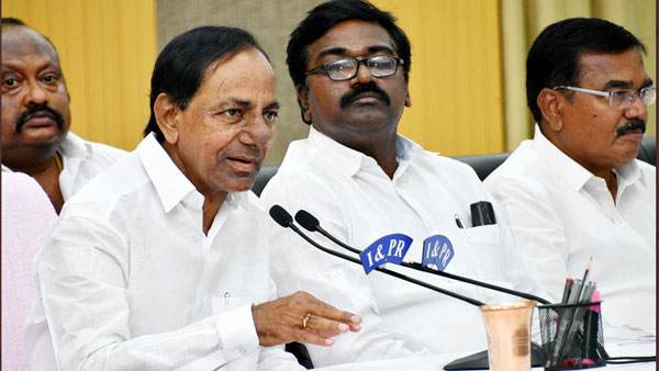 ఎమోషనల్ టచ్..పాలాభిషేకాలు
