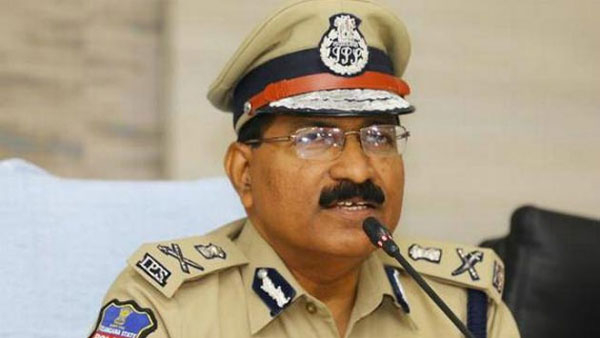 రాత్రి సమయాలలో వాహనాలు రిపేర్ అయినా 100 కు కాల్ చెయ్యాలని సూచన చేసిన డీజీపీ