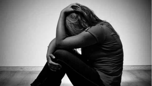 వీడియోలతో బ్లాక్ మెయిల్ 
