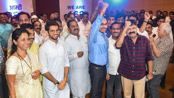 మహారాష్ట్ర ప్రత్యేక శాసనసభ నేడు.. ఎమ్మెల్యేలుగా ప్రమాణ స్వీకారం చెయ్యనున్న శాసనసభ్యులు