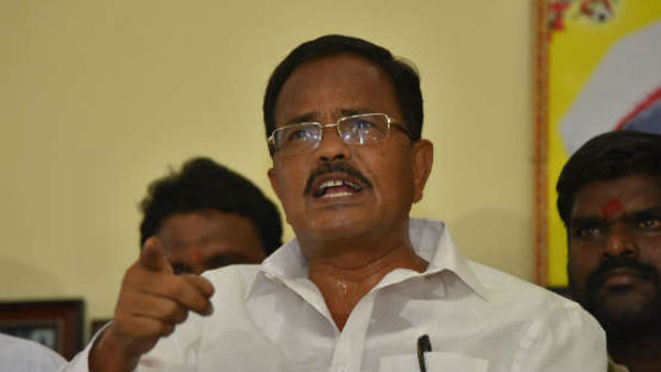 తొలుత గులాబీ పార్టీలో చేరుతారంటూ..