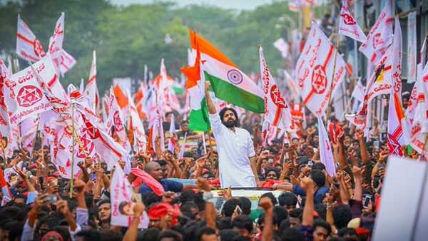 పవన్ పాదయాత్ర చేయగలడు..ప్రజలు దారి ఇవ్వరు..