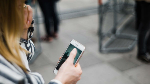 లగేజ్, మొబైల్ ఫోన్లు