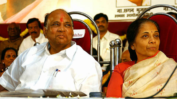 అజిత్ పవార్ ను తిరిగి పార్టీలోకి , కుటుంబంలోకి తీసుకురావటంలో కీలక పాత్ర పోషించిన శరద్ పవార్ సతీమణి ప్రతిభ 