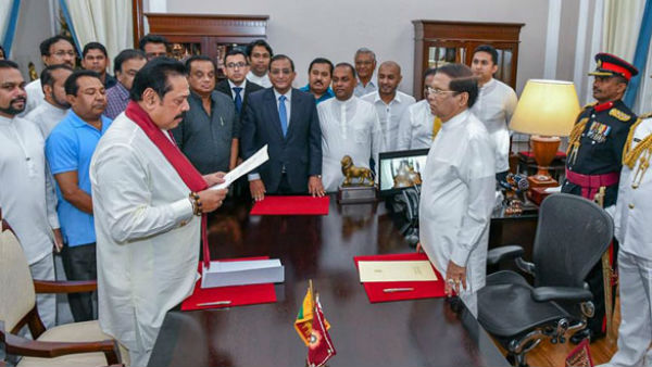 15 మందితో మంత్రివర్గం..