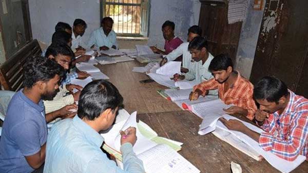 రెవెన్యూ అధికారులకు ప్రజలకు మధ్య వారధిగా పీఆర్వో వ్యవస్థ