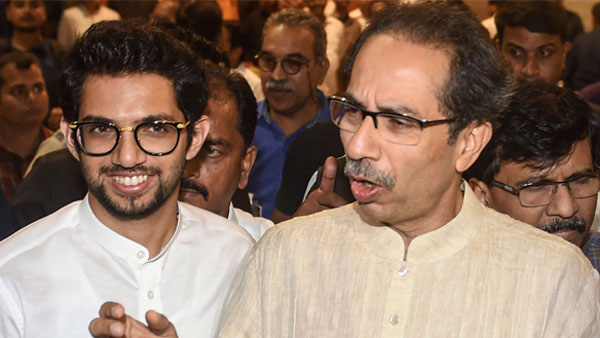 రాజ్ కుమారుడి పెళ్లికి ఫ్యామిలీతో ఉద్ధవ్..