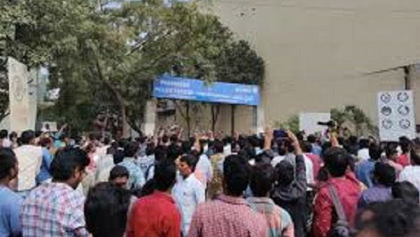 ఉరితీయాలంటూ..