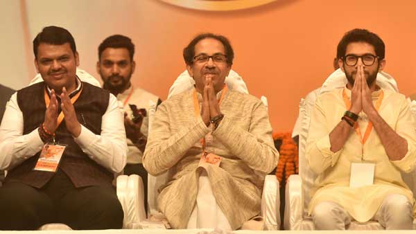  ఎమ్మెల్యేలను శివసేన కాపాడుకుంటుందా..?