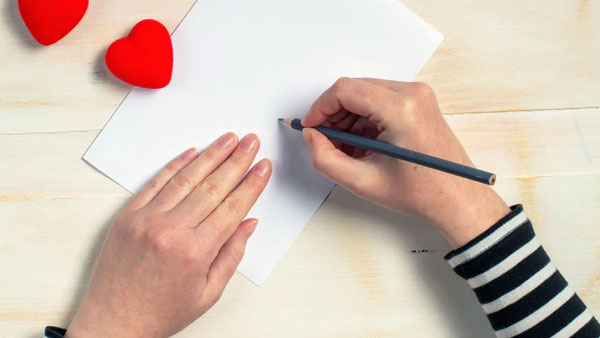 తెలుగుమీడియం తీసివేస్తే తెలుగు భాషా మనుగడ మరింత ప్రశ్నార్ధకం అనే ఆందోళన