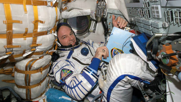 టాయ్‌లెట్ల కోసం ప్రత్యేక సూట్లు డిజైన్ చేసిన నాసా