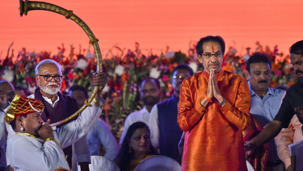 సభానాయకుడు లేకుండా ఎమ్మెల్యేల ప్రమాణం