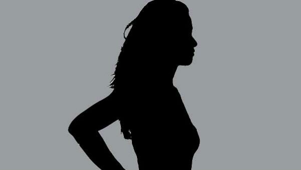 ముగ్గురు కిలాడీ లేడీలు 