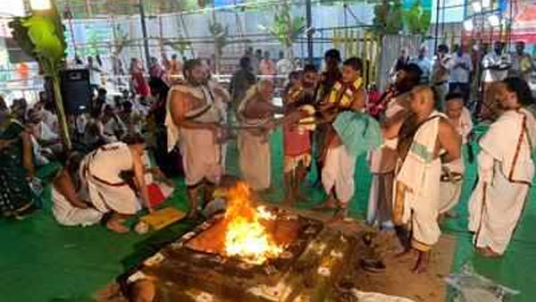 60 మంది రుత్విక్కులతో..