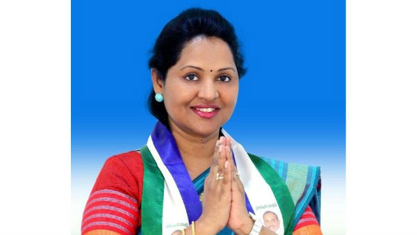  స్థానికంగా ఎన్నో వివాదాలు.. శ్రీదేవిని ఒంటరి చేసిన లోకల్ పాలిటిక్స్..