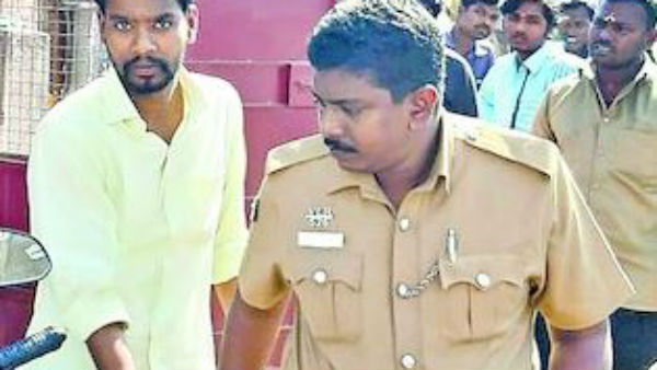 ఆమెను ప్రేమించాడు కానీ.. ఆమెను ప్రేమించాడు కానీ..