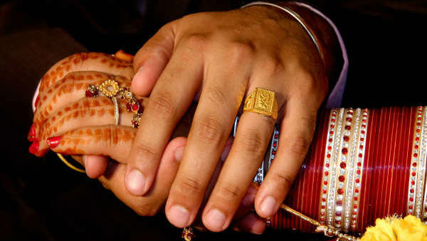 కోట్లు ఉన్నాయి...లక్షలు కావాలని ఫోన్ 