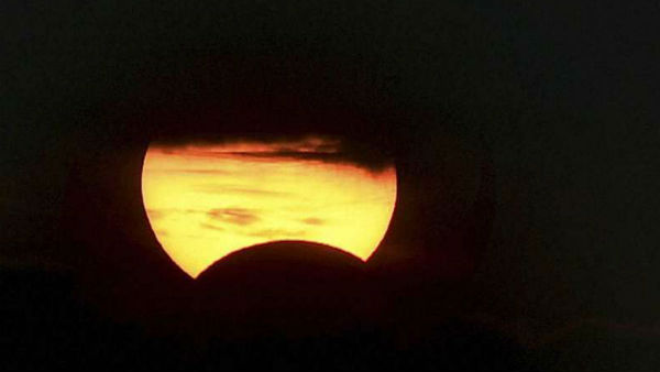  గ్రహణం అంటే..?