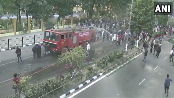 మిన్నంటుతున్న ఆందోళనలు