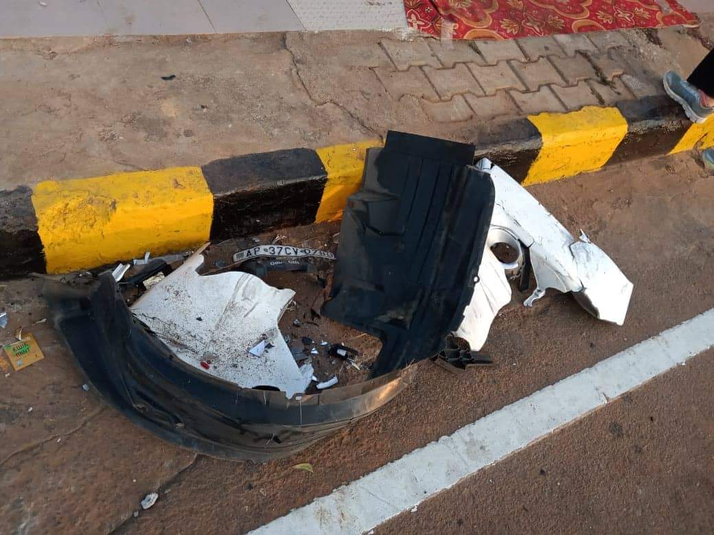TDP Ex MLA Bandaru Satyanarayana son Appalanaidu car hits bike and Potti Sriramulu statue at Visakha beach 