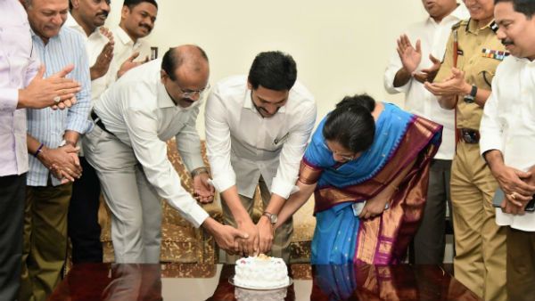 Pm Modi birth day wished to CM jagan by twitter