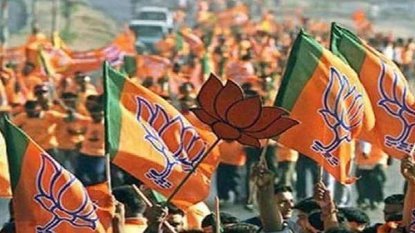 నిధుల అంశంలో కేంద్రంపై నిందలు.. వైఫల్యాలను కప్పిపుచ్చుకునేందుకేనన్న బీజేపి..