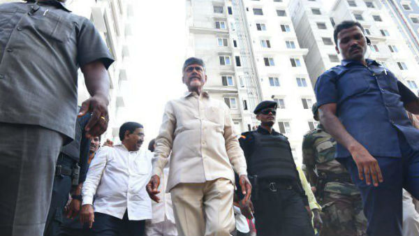 గవర్నర్‌తో భేటీ..