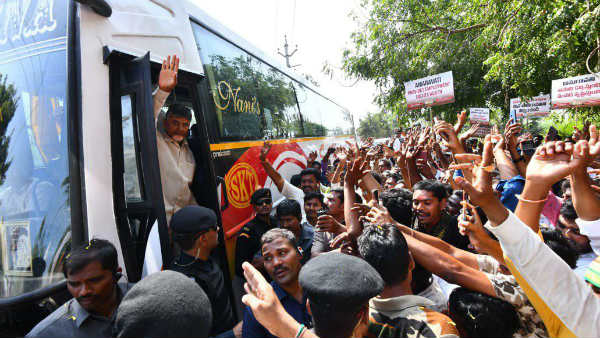 మంత్రి తీరు సరికాదు..