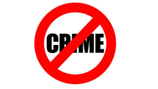 పోలీసుల రంగప్రవేశం.. నలుగురు అరెస్టు