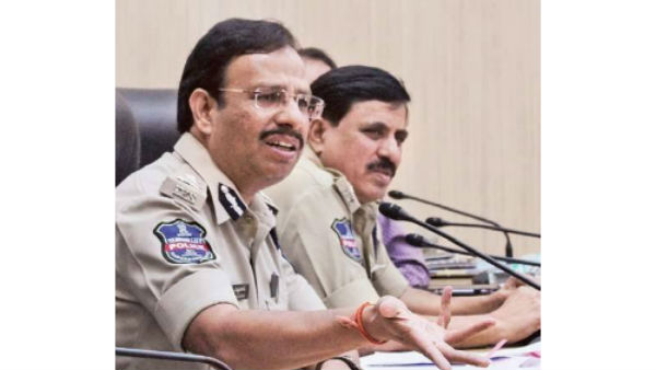 ఎస్ఐ, కానిస్టేబుల్‌కు గాయాలు