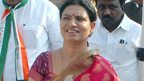 వర్గపోరు..