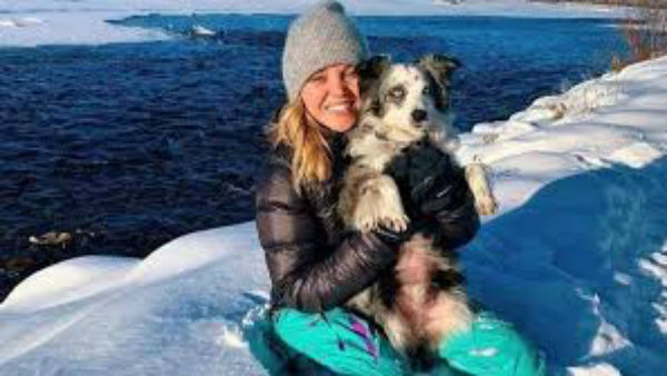 కుక్కను వెతికేందుకు అద్దెకు విమానం కుక్కను వెతికేందుకు అద్దెకు విమానం