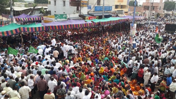 కొందరి నేతల స్వార్థం.. మాకు మరణమే శరణ్యం.. కొందరి నేతల స్వార్థం.. మాకు మరణమే శరణ్యం..