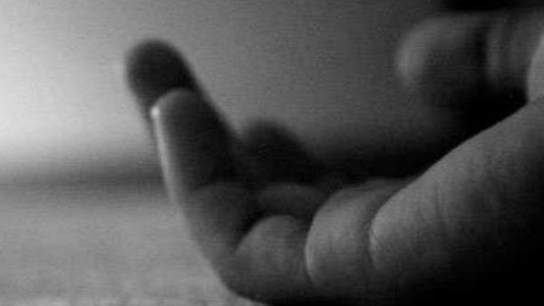 కంపెనీలో ఆత్మహత్య 